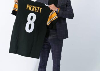 SHOCKING: Steelers’ QB, Kenny Pickett, Suddenly Retires at 25 Due to Hidden Health Concerns