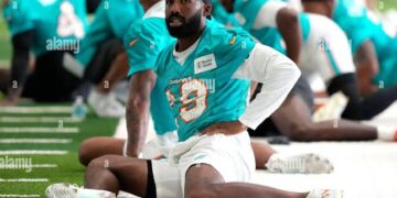 Breaking: Miami Dolphins Head Coach Confirms Highly Rated CB’s Return Ahead of Rams Game