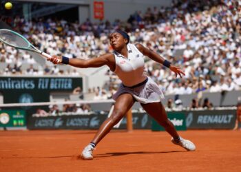 WATCH : Coco Gauff exhibits a breathtaking “sneak peek” of her rigorous preseason routine by switching from tennis to beach volleyball.