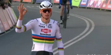 Hoe ziet Mathieu van der Poel’s 2025 eruit op de weg? Alpecin begint hints te geven