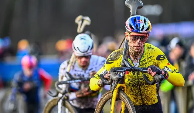 Alles OK met Wout Van Aert na zijn debuut in het veldrijden: “Het was een hele mooie race”
