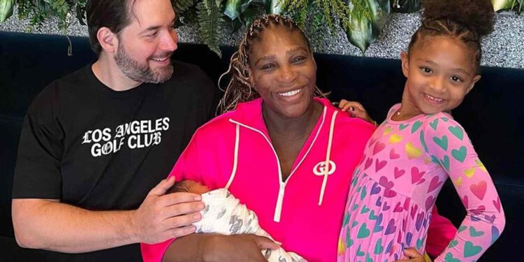 Serena Williams’ husband Alexis Ohanian revives tradition by impressing his children Olympia and Adira with a “classic” hamburger pancake dish.