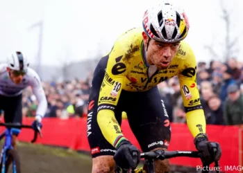 Van Aerts multidisciplinaire dominantie versus Adrie Van der Poels oude rivaal Roger De Vlaeminck