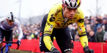 Van Aerts multidisciplinaire dominantie versus Adrie Van der Poels oude rivaal Roger De Vlaeminck