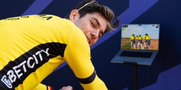 Van Aert de absolute leider? Deze teamgenoot denkt er anders over