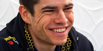 “Het voelde alsof de wielersport me niet meer wilde” – Wout Van Aert vertelt openhartig over worstelingen na aanhoudende fietsongelukken