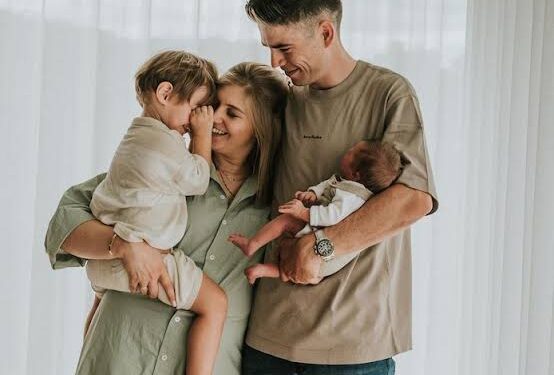 Sarah De Bie: “Wout Van Aert wordt om 6 uur ‘s ochtends wakker. Hij staat op en doet wat oefeningen. Hij drinkt veel water omdat….”