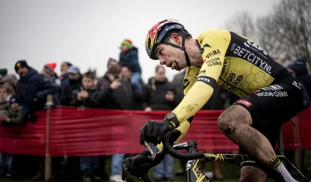 Soete blikt terug op jeugdherinneringen met Van Aert: “Eén avond om zoveel te drinken en feesten als we wilden”