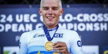 “Ik zeg niet dat hij onder invloed is, maar hij rijdt als een” – Lance Armstrong beschuldigt Thibau Nys in zijn podcast THE MOVE