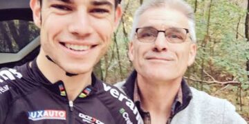 “Ik weet nog dat ik bijna stopte met wielrennen, maar mijn vader juichte ………” – Wout van Aert blikt terug op zijn beslissende moment