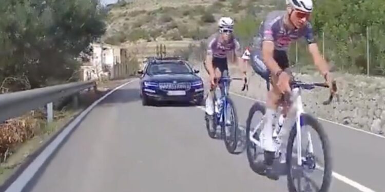 “Bedankt voor de Lead-Out”: Mathieu van der Poel helpt teamgenoot Strava KOM van Filippo Ganna te winnen op Spaanse klim