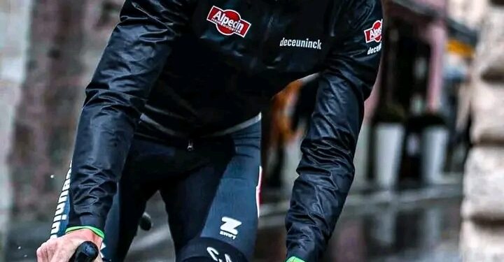 Mathieu van der Poel onthult frisse look met nieuwe fiets, helm en outfit.Meer details hieronder ⬇️