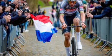 Belgische politie laat toeschouwer vrij die op Mathieu van der Poel spuugde tijdens E3