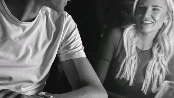 Mathieu van der Poel verrast vriendin Roxanne Bertels op haar 32e verjaardag