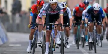 Mathieu van der Poel prijst vorm van rivaal: “Hij was gisteren 3e en vandaag 2e, en heeft zich goed voorbereid op Milaan-Sanremo”