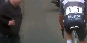 Breaking: Mathieu van der Poel vraagt ​​om vrijlating van man (naam niet vermeld) die op hem spuugde tijdens E3 Saxo Classic na te hebben gesmeekt om genade