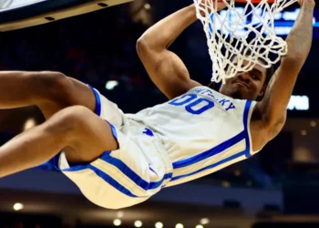 Mark Pope Praises Otega Oweh for His Impact on Kentucky Wildcats,praising the star guard for everything he has contributed to the program. Since transferring from Oklahoma, Oweh has become a vital piece of Kentucky’s roster.. ,