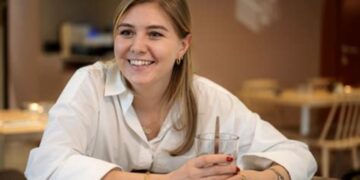 Wout van Aerts Vrouw Sarah De Bie Deelt Hartverwarmende Verjaardagsboodschap: Een Viering van Liefde en Bewondering