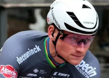 Van der Poel met vertrouwen richting Milaan-San Remo en ziet drie concurrenten.meer details heir 👇
