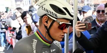 Nederlandse Legende Prijst Van der Poel met Sneer naar Van Aert