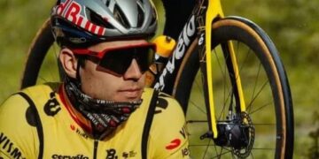 Van Aert pakt uit met nieuw snufje: “Dat hebben ze me wijsgemaakt”