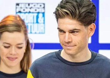 Dit deed Wout van Aert tijdens demonstratie Van der Poel