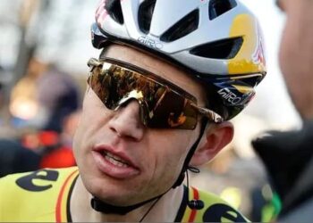 Absolute grootmacht uit stevige kritiek op Van Aert: ‘Meestal niet op afspraak’