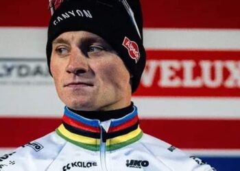 Privéjet van Van der Poel zorgt voor problemen richting Besançon