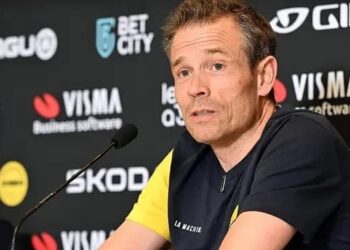 Ploegleider van Van Aert komt met opvallende constatering over Pogacar en MVDP