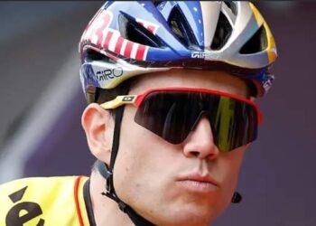 Wout van Aert antwoordt op kritiek met opvallende grap en verbindt duidelijke conclusie aan afwezigheid Pogacar