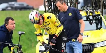 Alarmfase Rood! Van Aert en Van der Poel in de Problemen na Vroege Valpartij in E3 Saxo Classic