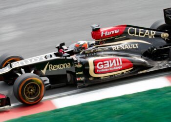 Ex-Lotus F1 Car Driven by Kimi Räikkönen Sells for Over $330,000 in Paris,The sale highlights the enduring appeal of F1 memorabilia and the strong market demand for cars linked to legendary drivers.,