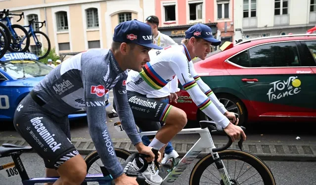Ploeggenoot van Mathieu van der Poel betreurt koerswijziging Strade Bianche: “Vroeger was het een van mijn favoriete races”