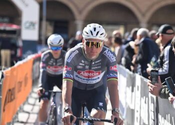 Kritiek op Mathieu van der Poel: “Dat is een beetje flets, niet?”