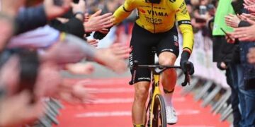 Wout van Aert onthult zijn geheim voor succes in Milaan-San Remo: “Ik dronk een Monster tijdens de race”