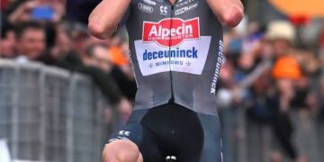 De Koninklijke Nederlandse Wielerunie (KNWU) heeft de Nederlandse wielrenner Mathieu Van der Poel uitgenodigd om zijn dopingbeschuldigingen verder te onderzoeken na zijn overwinning in de 116e editie van Milaan-Sanremo. De bond heeft een datum vastgesteld voor de volgende hoorzitting