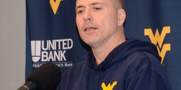 Mark Kellogg Under Fire : WVU Women’s Head Coach Blames Trust Issues for UNC Loss, Fans Call Him a Hypocrite
