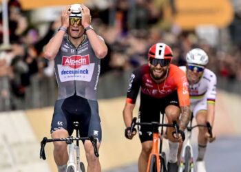 Wout van Aert reageert op Mathieu van der Poels overwinning in Milaan-San Remo: “Ik ben nog steeds beter dan hij”