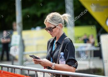 Mathieu Van der Poels vriendin Roxanne Bertels waarschuwt sterk tegen zwangerschap geruchten