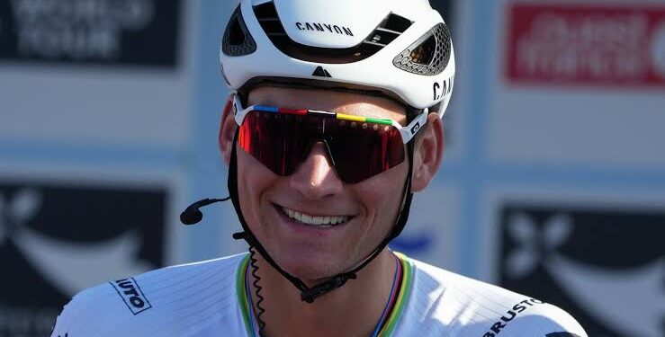 Oud-renner trekt opvallende conclusie na de Omloop: “Dit geeft Mathieu van der Poel veel vertrouwen”