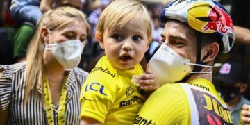 Sarah De Bie slaat terug naar verslaggever die Van Aerts seizoen 2025 ‘lam’ noemde: ‘Je mag niet op zo’n manier met hem praten’