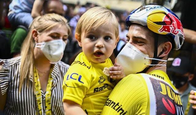 Sarah De Bie slaat terug naar verslaggever die Van Aerts seizoen 2025 ‘lam’ noemde: ‘Je mag niet op zo’n manier met hem praten’