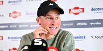 “Hoe zou je het vinden om mij in een ander gekleurd shirt te zien?” – Mathieu van der Poel hint op mogelijke teamwissel