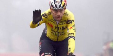 Wout van Aert spreekt zich uit na gemiste Strade Bianche: “Ik zou me altijd teleurgesteld voelen… maar ik heb nu een ander perspectief”