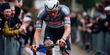 Het lopende onderzoek naar Mathieu Van Der Poel heeft zoveel onthuld dat hij zijn E3 Saxo classic ‘Winner’-titel en meer zou kunnen verliezen