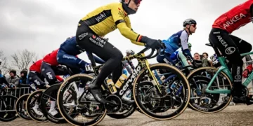 “Ik ben wielrenner geworden om te koersen,” zegt Van Aert voorafgaand aan E3, Visma | Lease a Bike is ook ambitieus met Kooij.