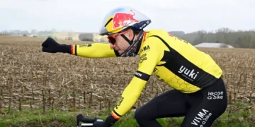 Belgische pundit suggereert dat Wout Van Aert worstelt met zijn eigen populariteit: “Hij wordt in België benaderd als een halfgod” meer details hieronder