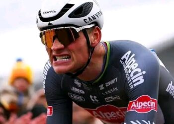 Breaking nieuws:In een schokkende wending hebben de Belgische autoriteiten de Nederlandse wielrenner Mathieu van der Poel beschuldigd van doping na zijn recente overwinning in de E3 Saxo Classic 2025.