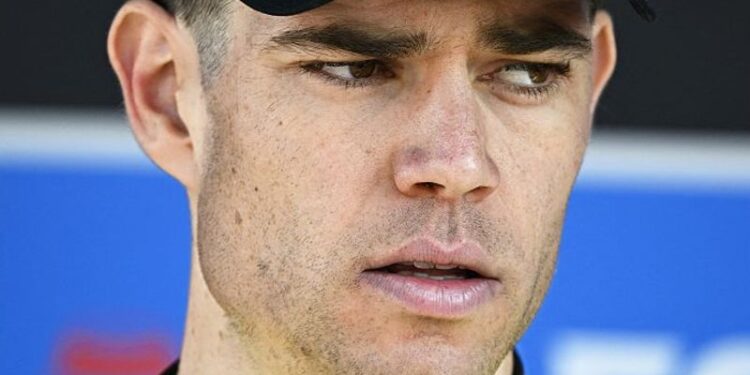 Wout van Aert reageert op publieke opinie over zijn gezin en waarschuwt streng: “Respecteer onze grenzen”