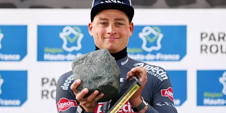 Man onderzocht voor gooien waterfles naar hoofd Mathieu van der Poel, verontschuldigt zich voor ‘dronkenschap’